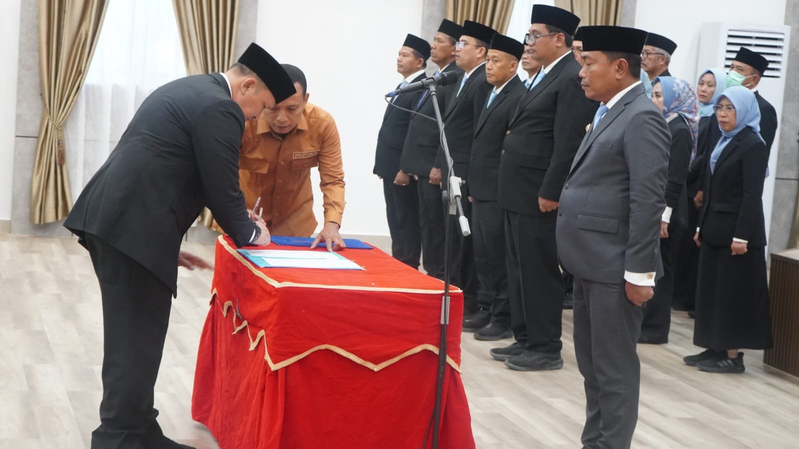 WABUP DELI SERDANG LANTIK 54 PEJABAT, TEKANKAN INTEGRITAS DAN KINERJA