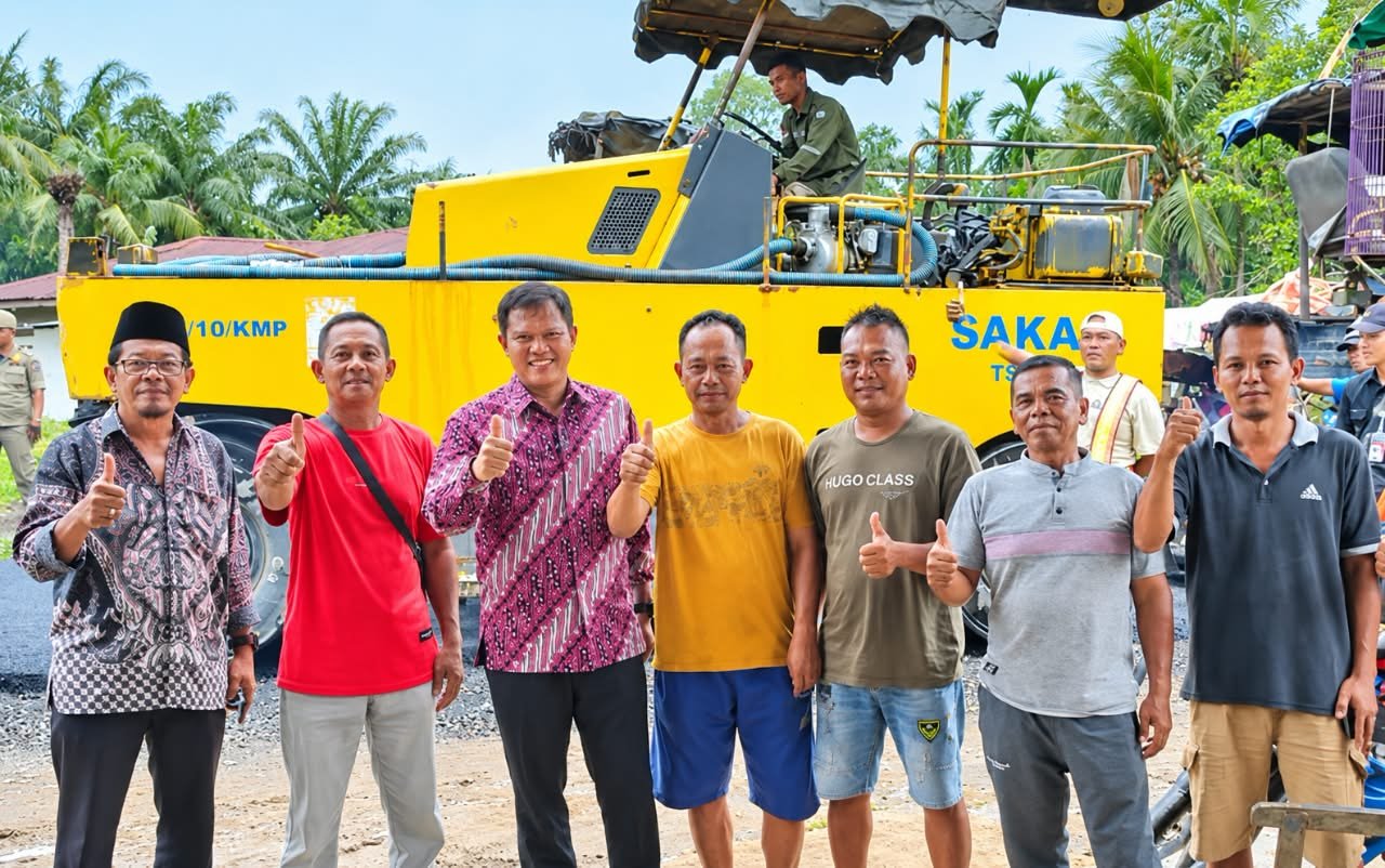Pemkab Sergai Hotmix Jalan Lubuk Rotan-Naga Kisar, Mobilitas dan Ekonomi Warga Didorong Meningkat